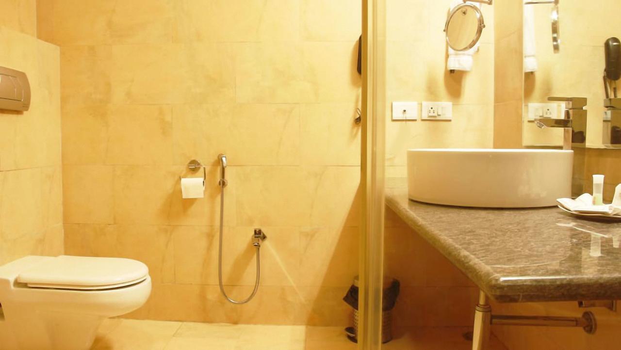 Classic Luxury Service Apartments Visakhapatnam Exteriör bild